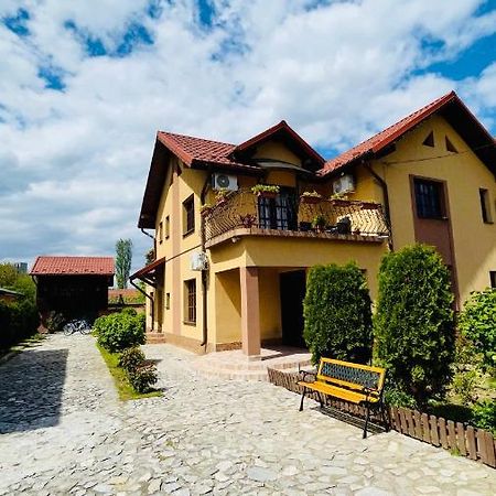 Leto House Apartment Târgu Jiu Екстериор снимка