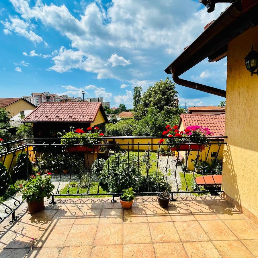Leto House Apartment Târgu Jiu Екстериор снимка