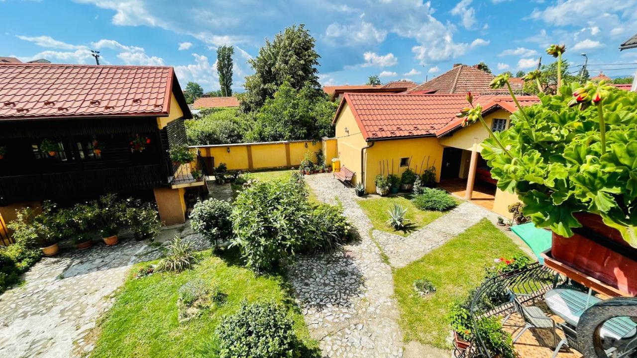 Leto House Apartment Târgu Jiu Екстериор снимка