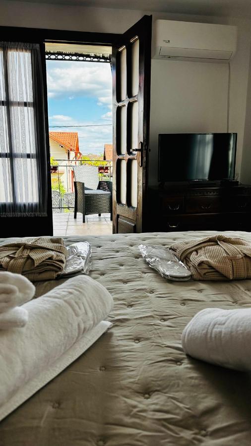 Leto House Apartment Târgu Jiu Екстериор снимка