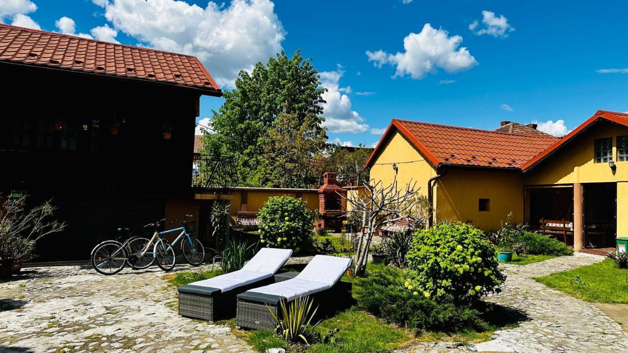 Leto House Apartment Târgu Jiu Екстериор снимка